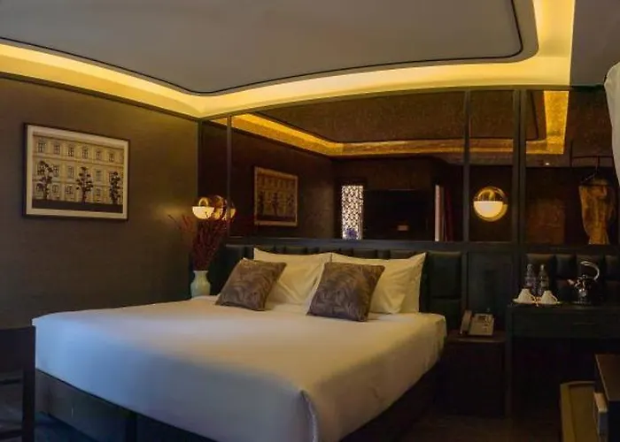 The Gravitique Khaosan Hotel Bangkok