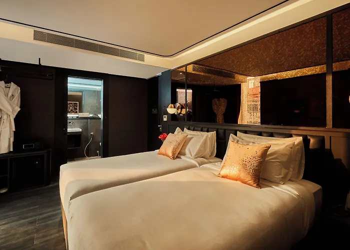 The Gravitique Khaosan 4*
