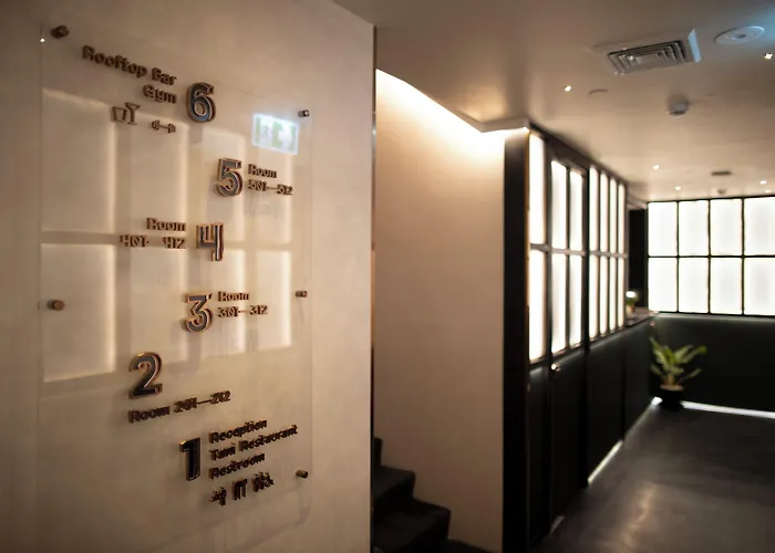 Hotel The Gravitique Khaosan 4*